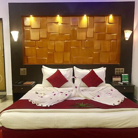 Coorg Jungle Camp Resort Suntikoppa ภายนอก รูปภาพ