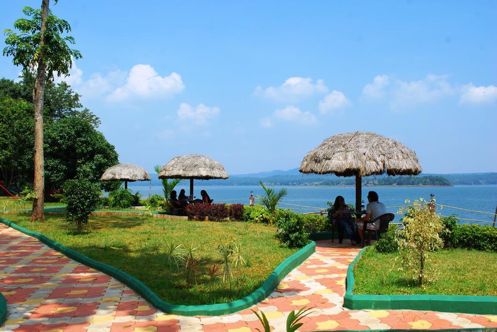 Coorg Jungle Camp Resort Suntikoppa ภายนอก รูปภาพ
