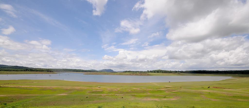 Coorg Jungle Camp Resort Suntikoppa ภายนอก รูปภาพ