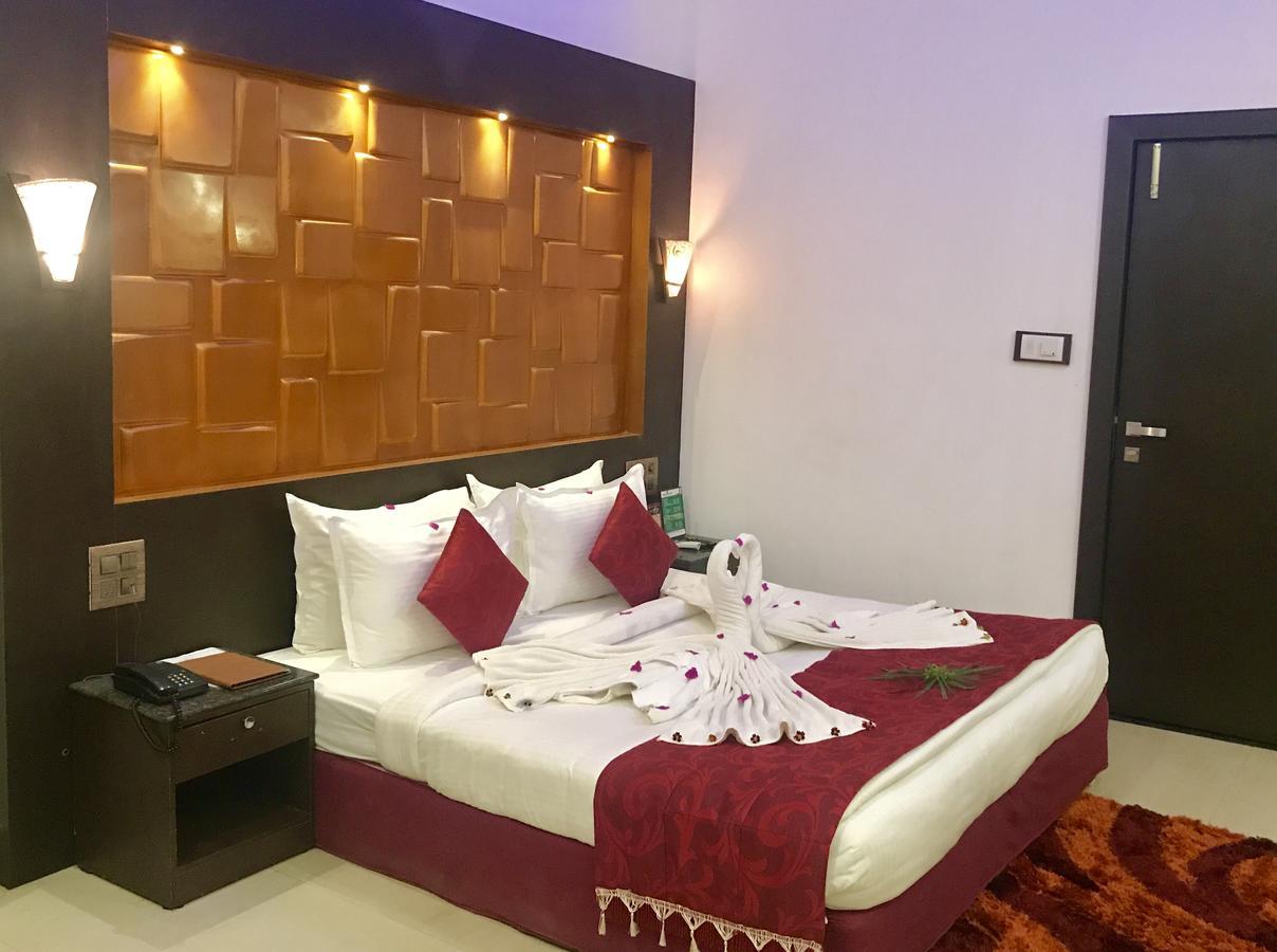 Coorg Jungle Camp Resort Suntikoppa ภายนอก รูปภาพ